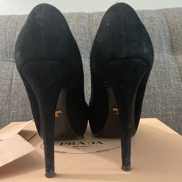 PRADA 🖤🖤 Authentic Black Suede Pumps in Excellent preowned condition - 36.5 - Picture 3 of 8